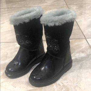 Children’s dressy patent and suede leather fur lined boot in black
